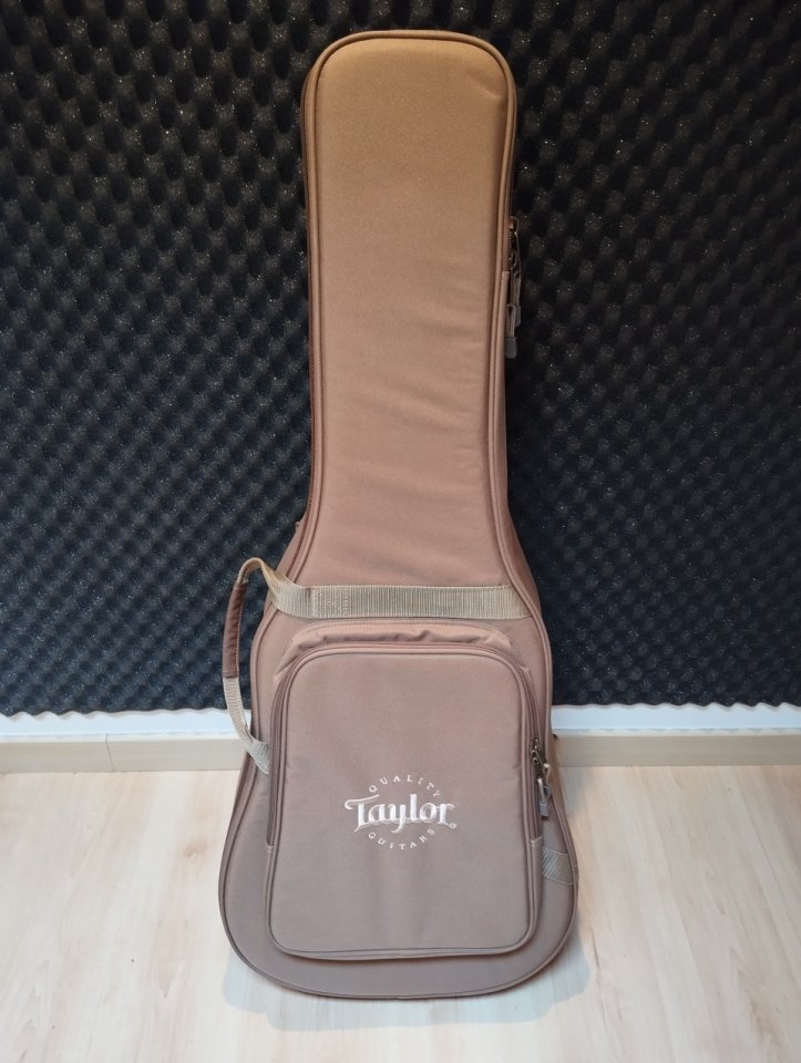 Funda guitarra acústica Taylor Gig Bag