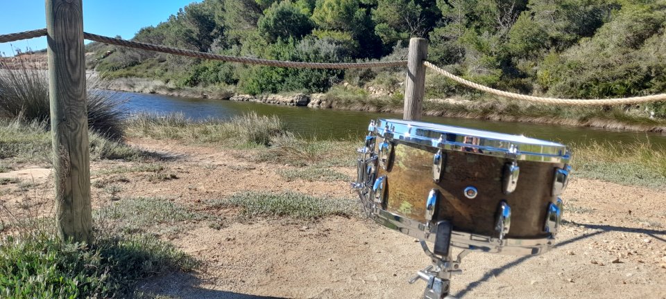 Caixa/tabal de llautó de 1'5 mm de gruix.