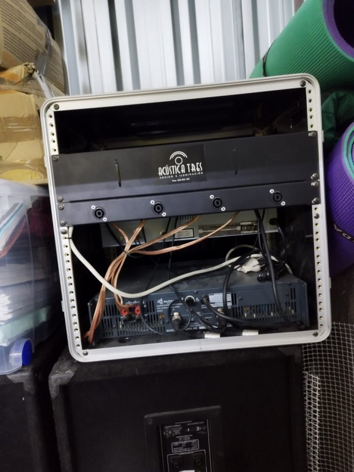 Equipo de megafonía profesional de segunda mano · Foto 4 de 7 · Madrid · 900 €