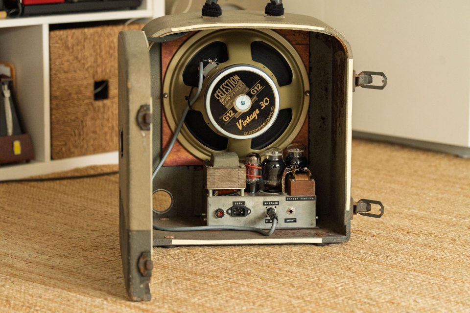 B & H Filmosound etapa 6L6 combo + altavoz Celestion V30