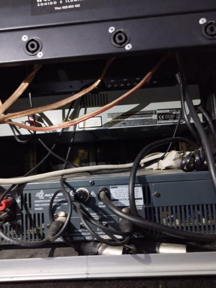 Equipo de megafonía profesional de segunda mano · Foto 5 de 7 · Madrid · 900 €