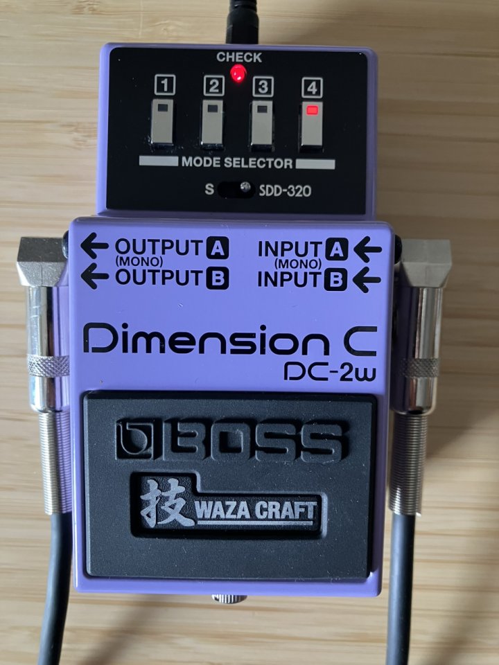 Pedal Boss DC-2w Dimension Chorus como nuevo