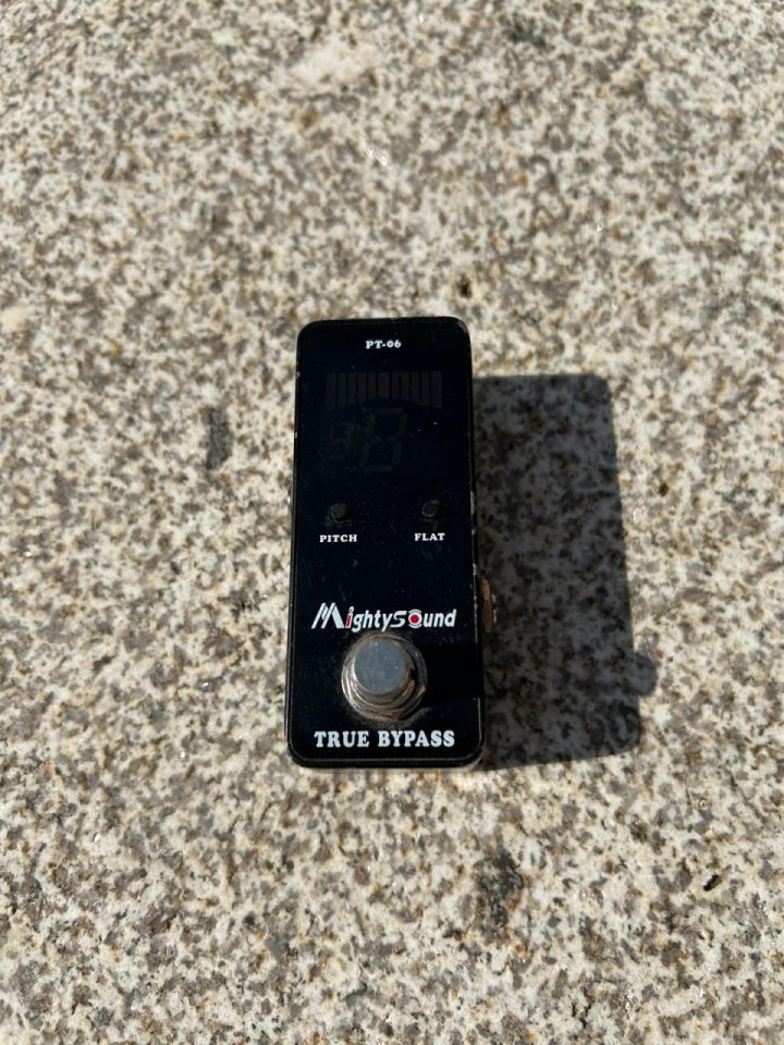 Pedal Afinador Mighty Sound True Bypass PT-06 de segunda mano · Foto 1 de 2 · Pontevedra · 20 €