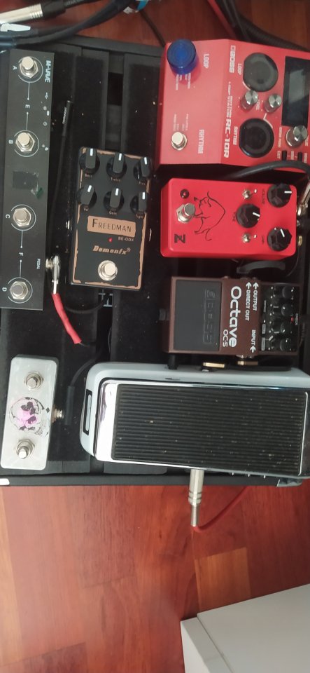 Pedales de efectos de segunda mano · Foto 1 de 2 · Pontevedra · 310 €