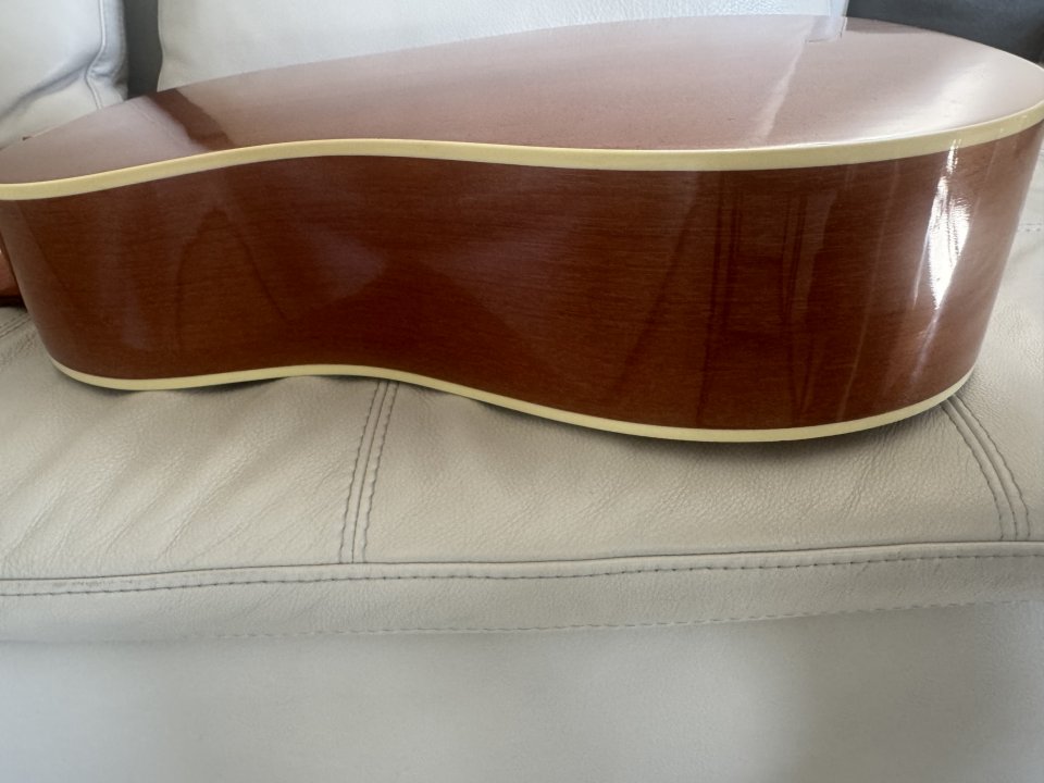 Gibson J-35 (2017) Natural + Estuche Original de segunda mano · Foto 7 de 10 · Madrid · 1950 €