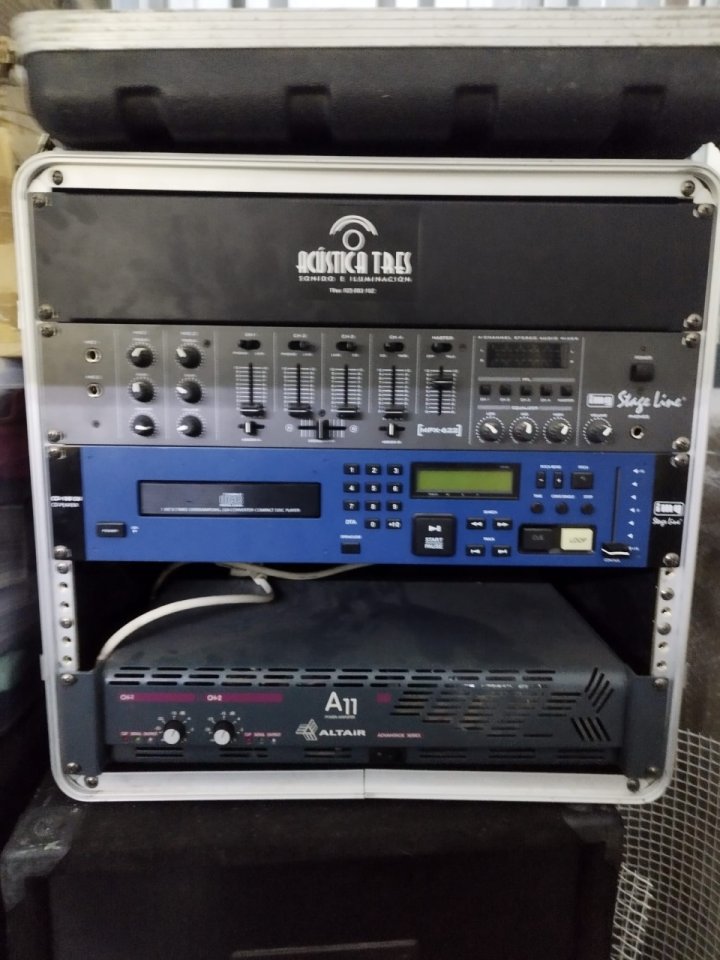 Equipo de megafonía profesional de segunda mano · Foto 7 de 7 · Madrid · 900 €