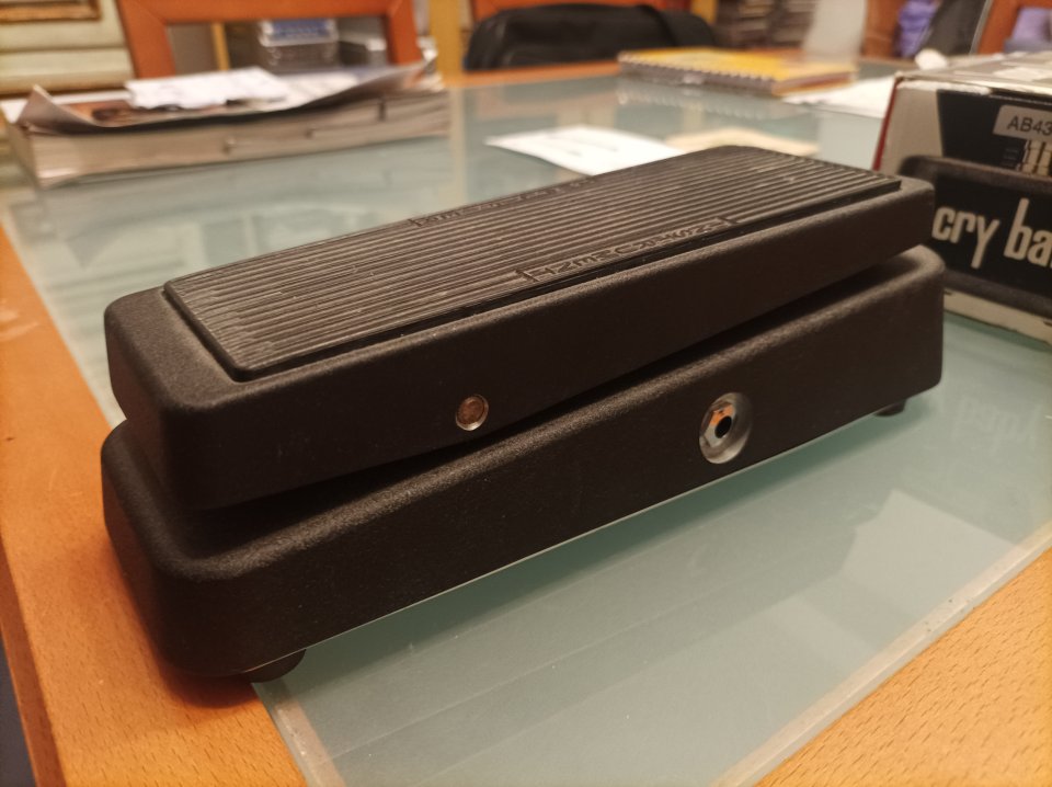 Pedal wah original Dunlop Cry Baby de segunda mano · Foto 1 de 4 · Araba · 60 €