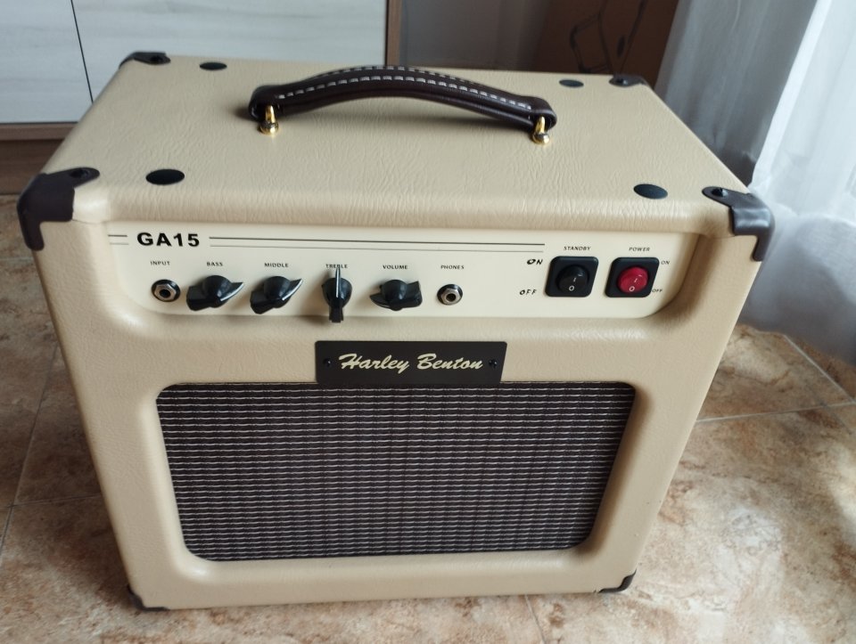 Amplificador Guitarra HARLEY BENTON GA 15