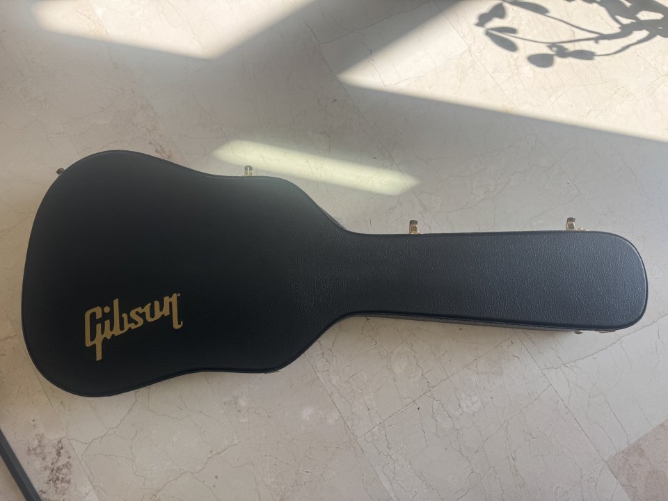 Gibson J-35 (2017) Natural + Estuche Original de segunda mano · Foto 8 de 10 · Madrid · 1950 €