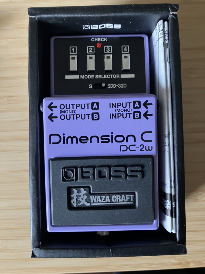 Pedal Boss DC-2w Dimension Chorus como nuevo