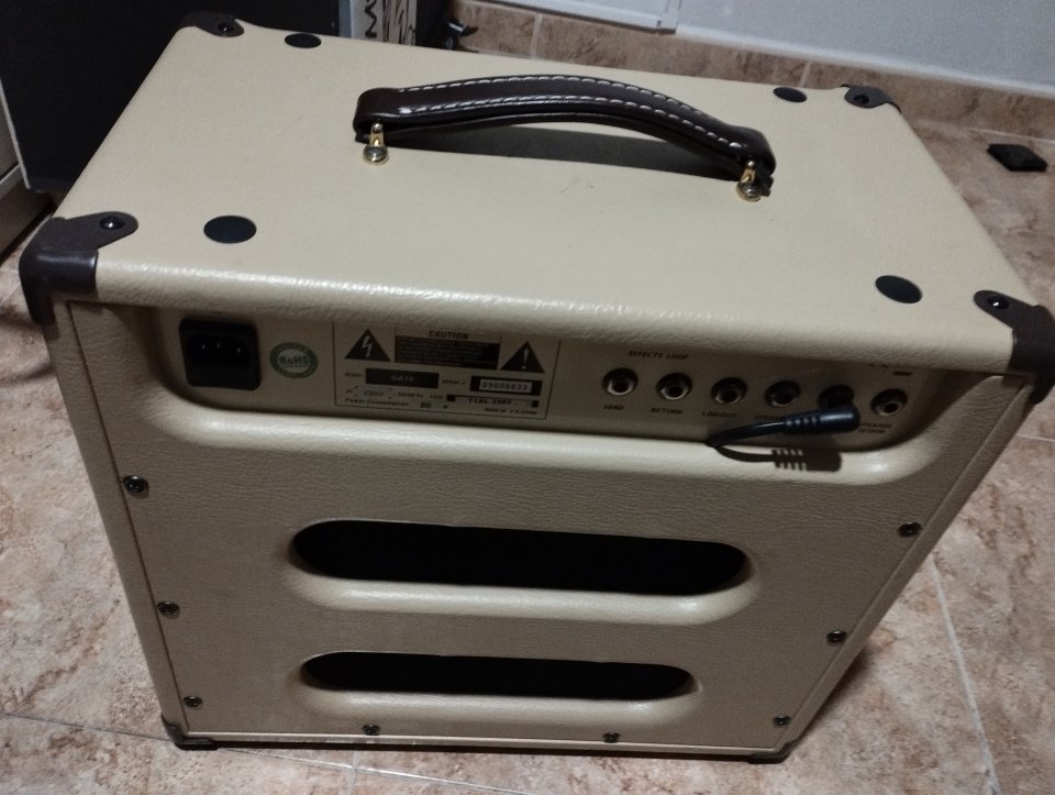 Amplificador Guitarra HARLEY BENTON GA 15