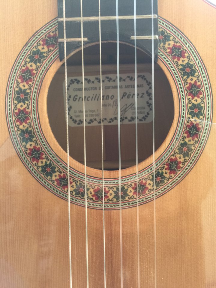 Guitarra flamenca Graciliano Pérez cutaway color natural de segunda mano · Foto 3 de 10 · Córdoba · 1900 €