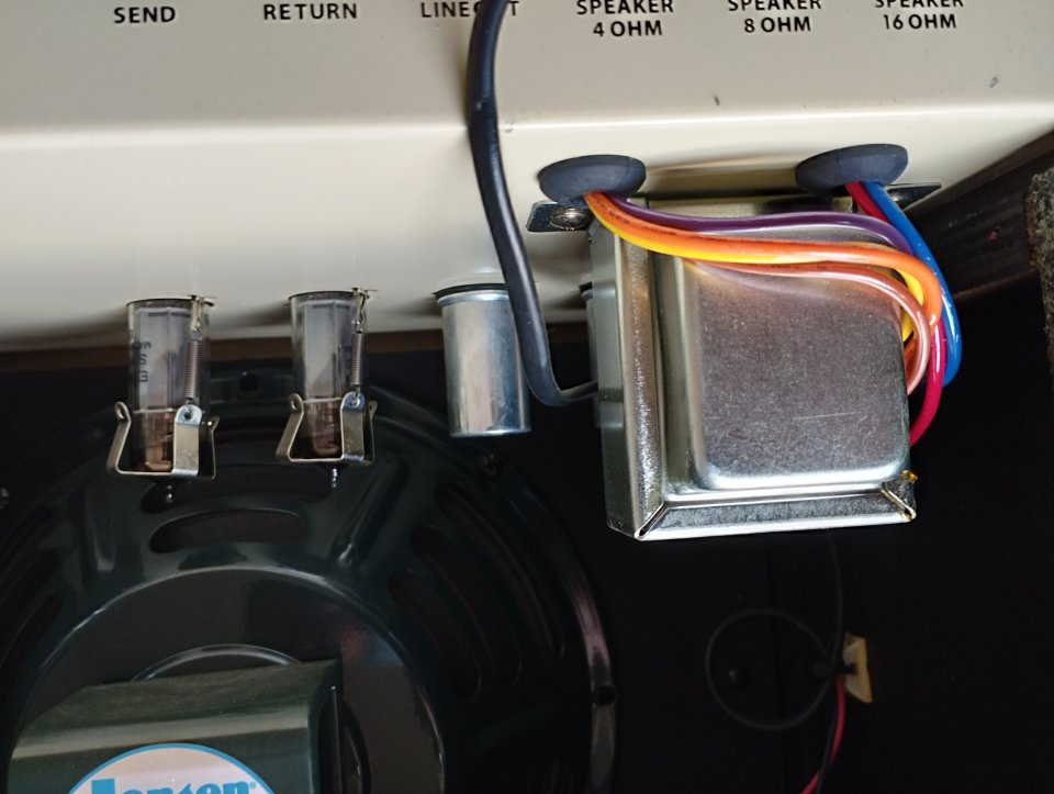 Amplificador Guitarra HARLEY BENTON GA 15