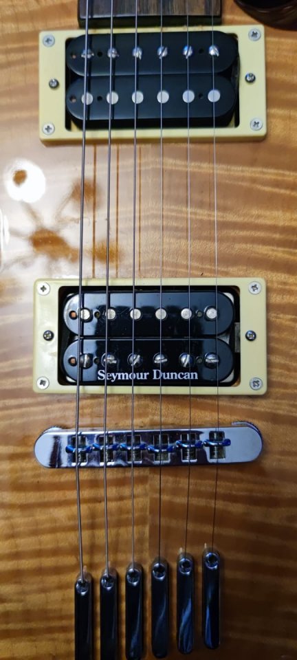 Guitarras variadas, amplis, etc (y más material que se puede ver en hispasonic)