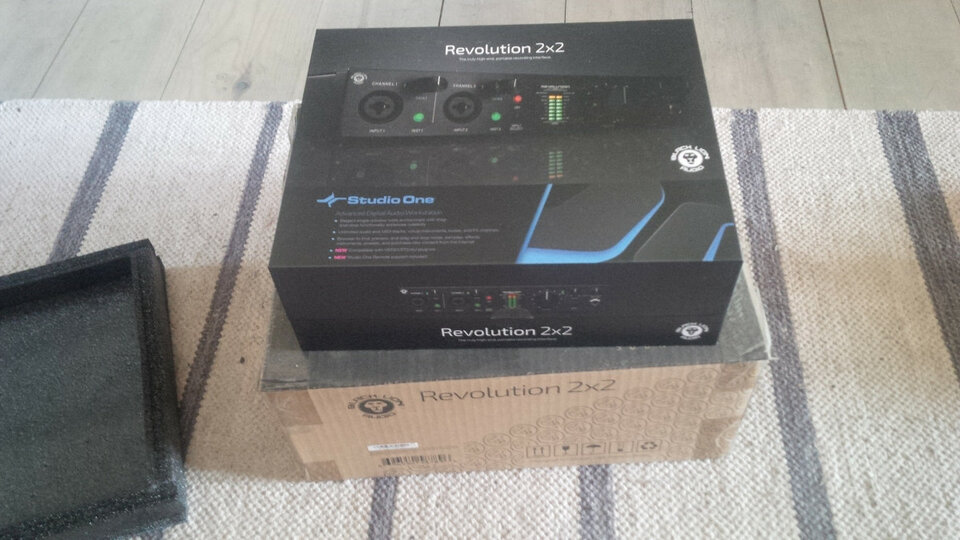 Black Lion Revolution 2x2