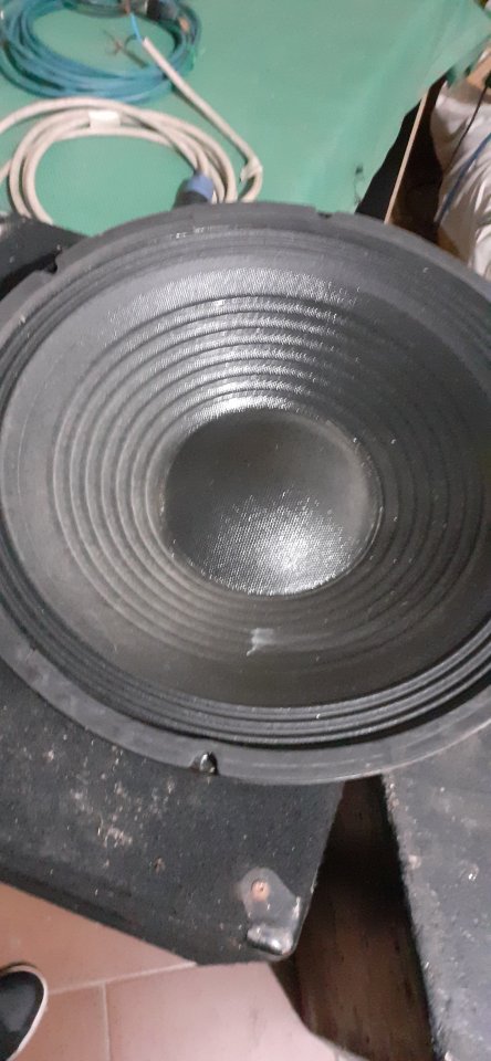 4 altavoces de 12" 30/40w.a 16ohmios