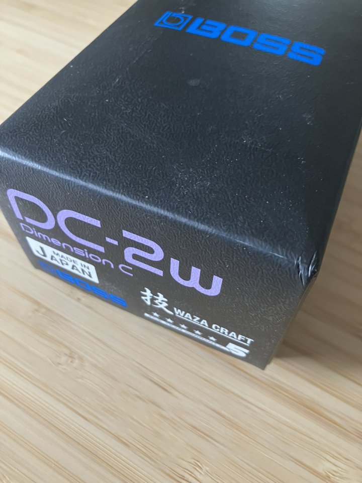 Pedal Boss DC-2w Dimension Chorus como nuevo