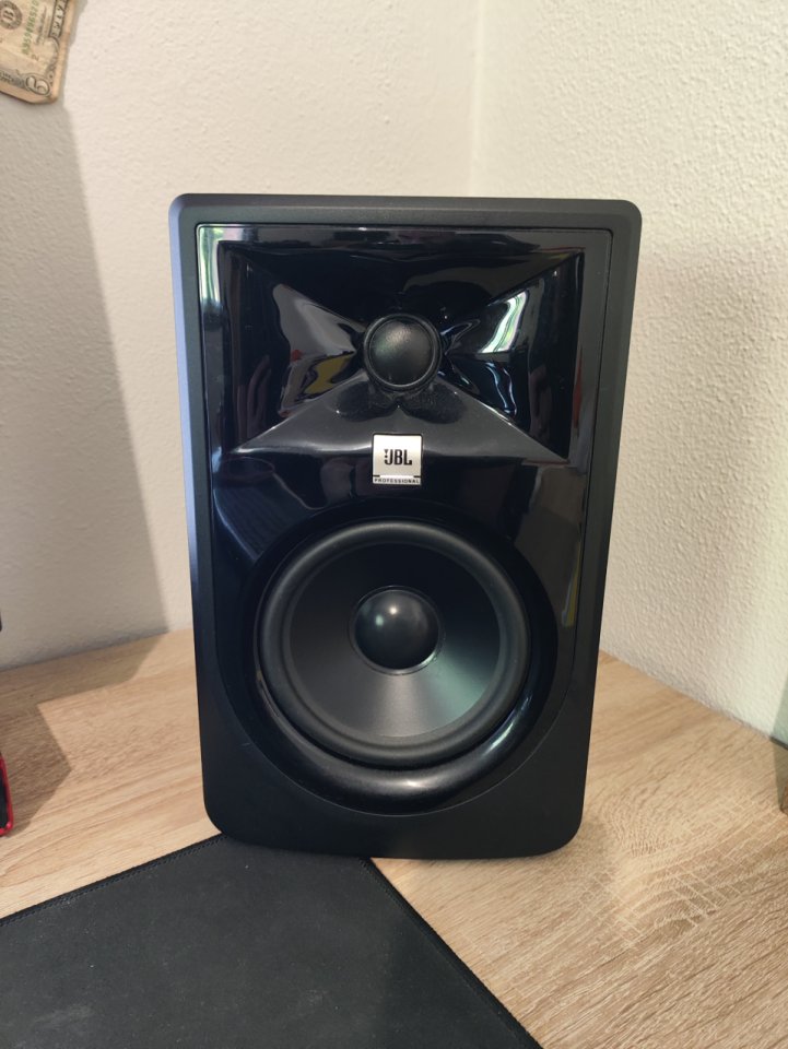 Monitores estudio JBL 305P MKII de segunda mano · Foto 2 de 3 · Pontevedra · 200 €