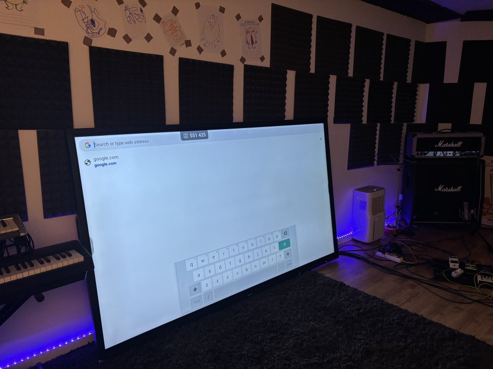 Pantalla Iyama 98" 4k UHD Táctil