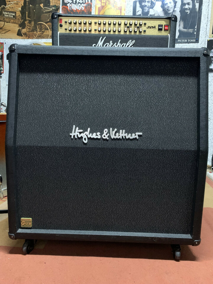 Pantalla Hughes & Kettner VC 412 A 25 con celestion greenback