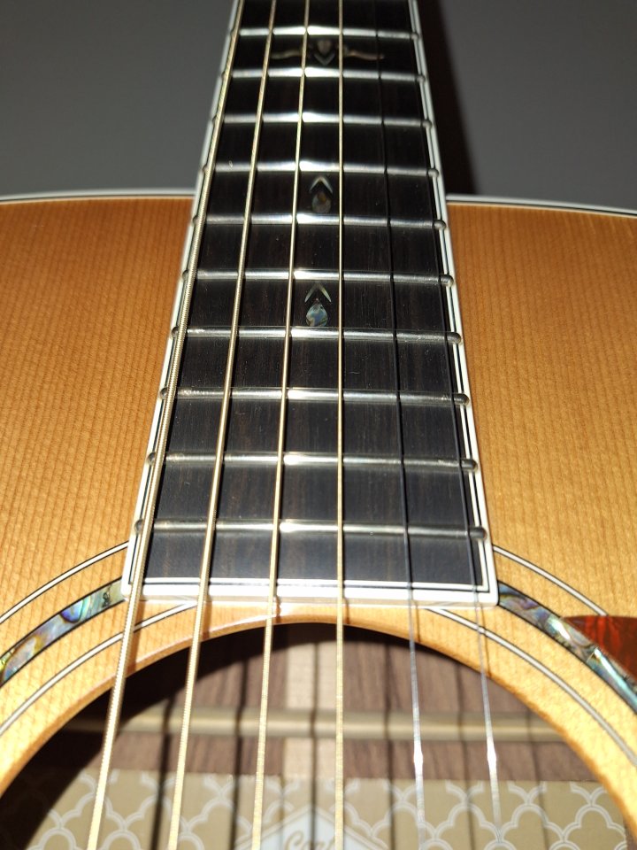 Guitarra acústica Cort Gold D8 maciza + funda