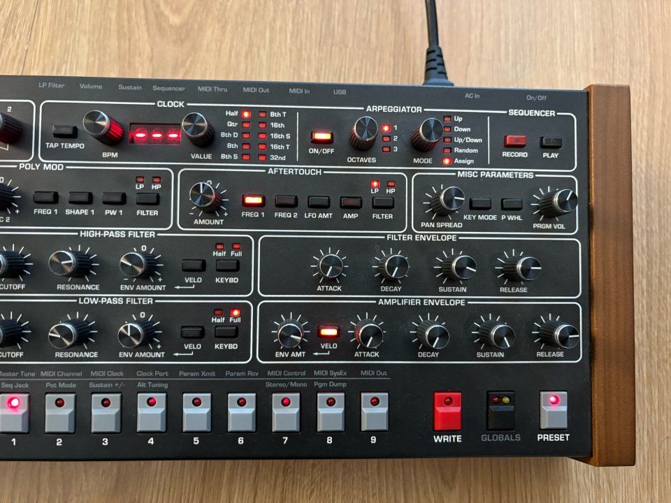 Sintetizador analógico Sequential Prophet-6 Desktop