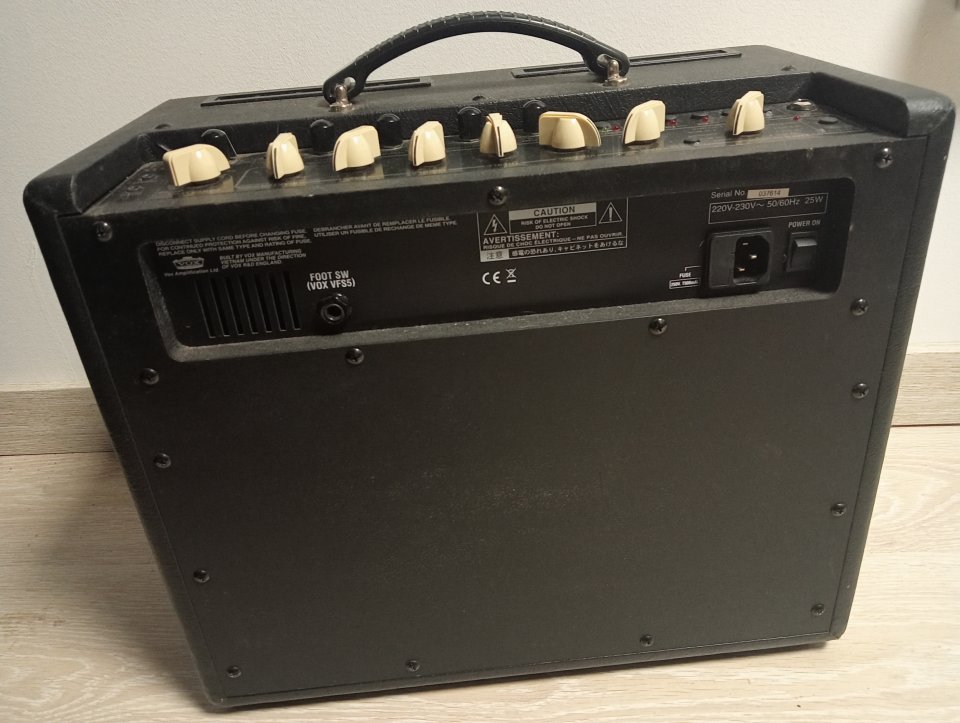 Amplificador VOX VT20+