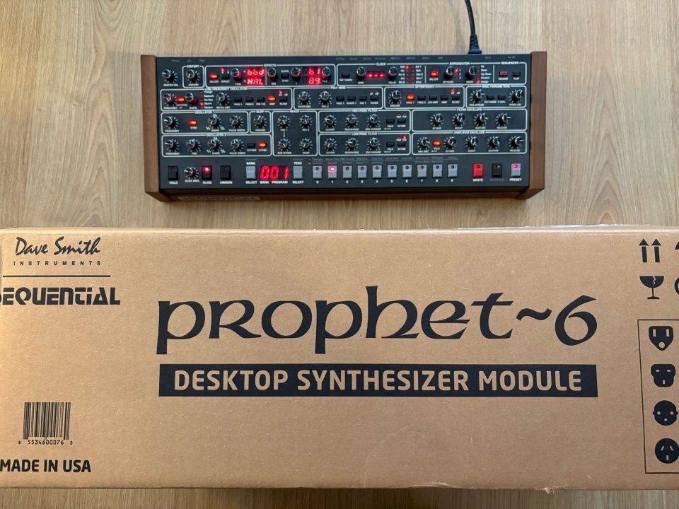 Sintetizador analógico Sequential Prophet-6 Desktop