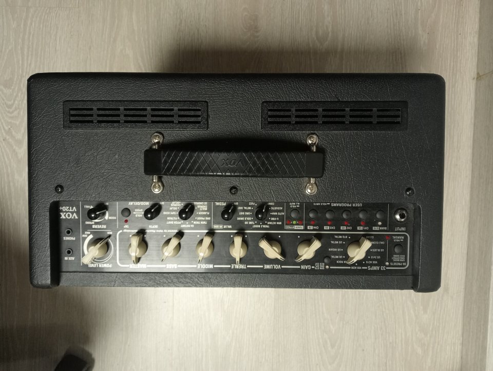 Amplificador VOX VT20+