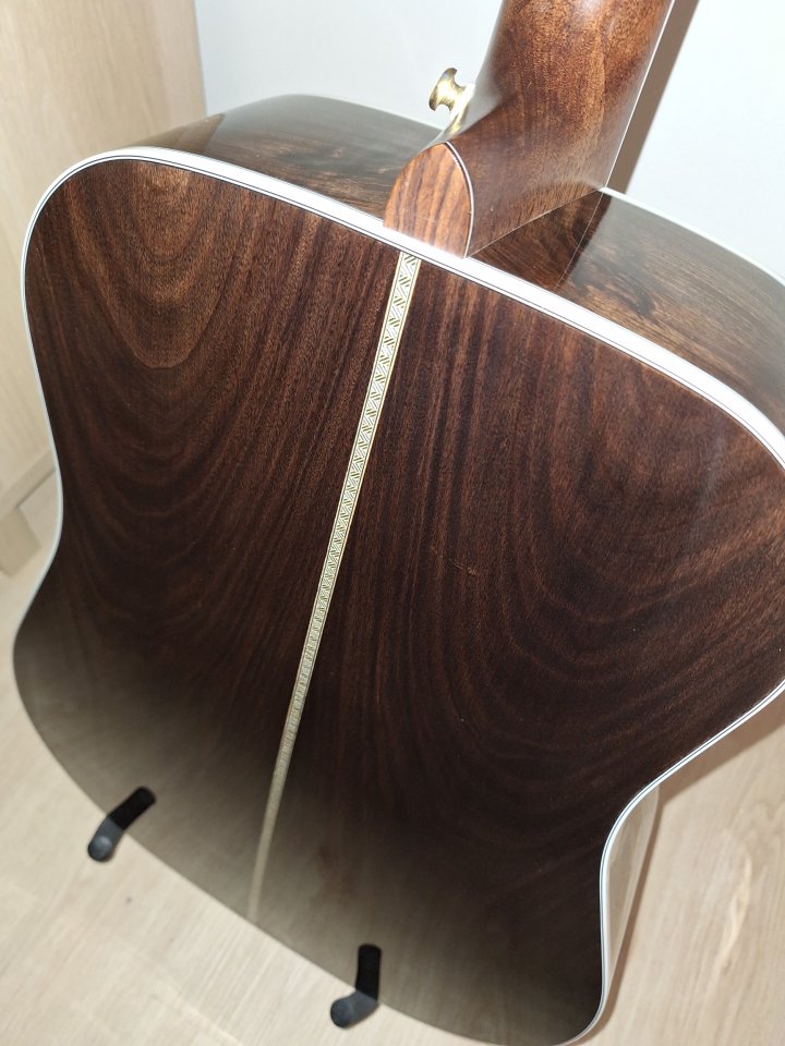 Guitarra acústica Cort Gold D8 maciza + funda