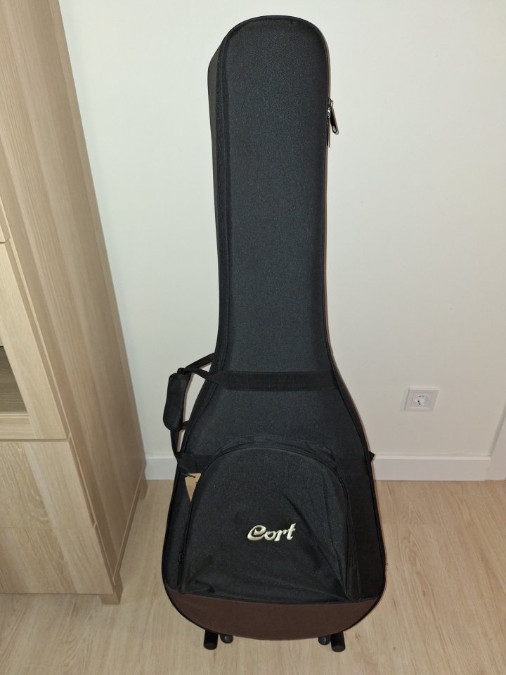 Guitarra acústica Cort Gold D8 maciza + funda