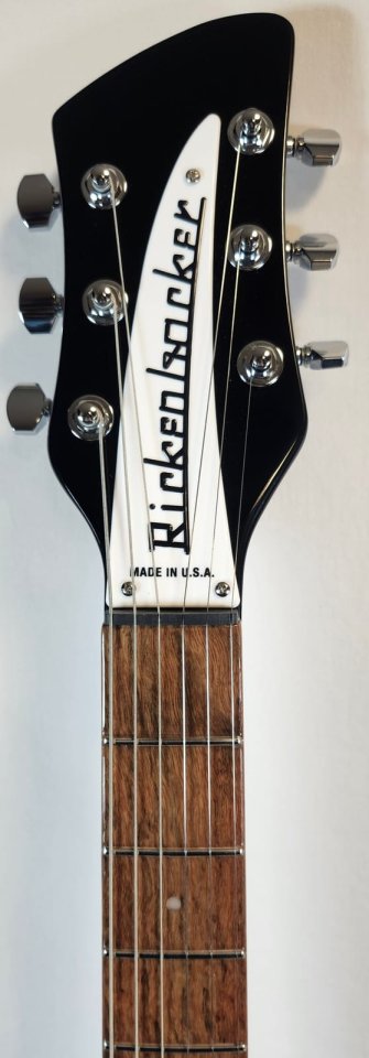 Rickenbacker 330 Jetglo 2026. Guitarra nueva aun sin estrenar.