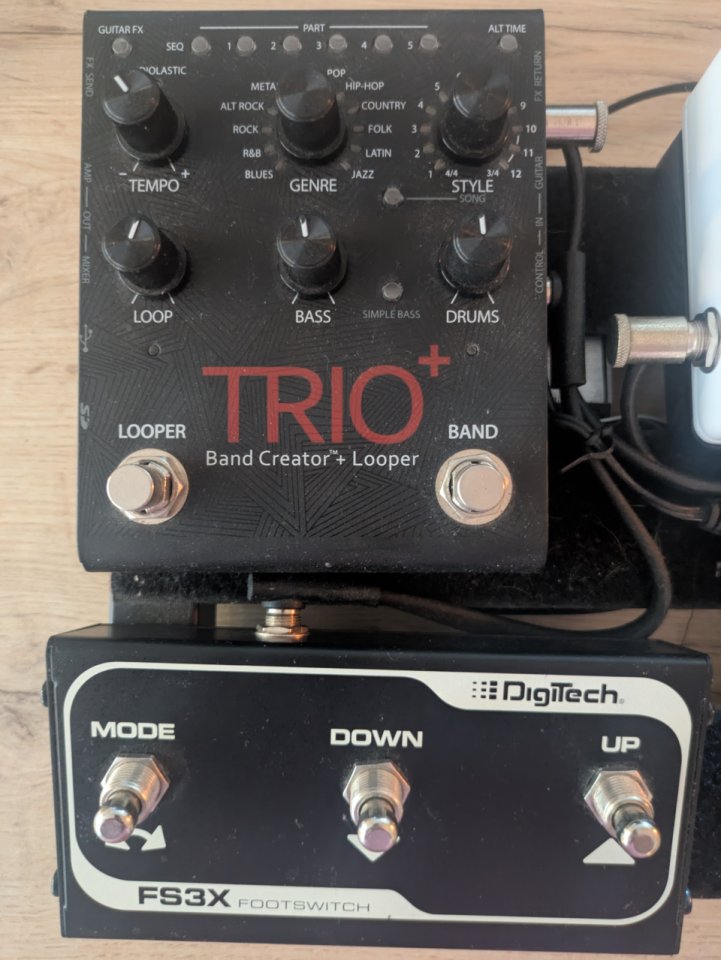 Digitech Trio + Band Creator y Footswitch FS3X de segunda mano · Girona · 227 €