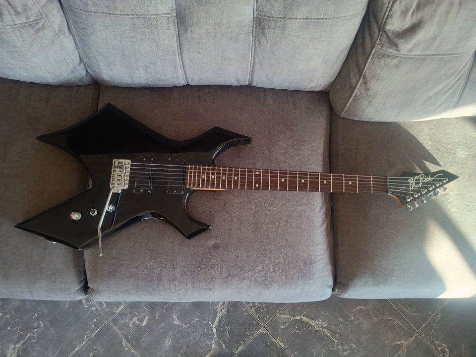BC Rich Warlock reverse de segunda mano · Foto 1 de 6 · Tarragona · 400 €