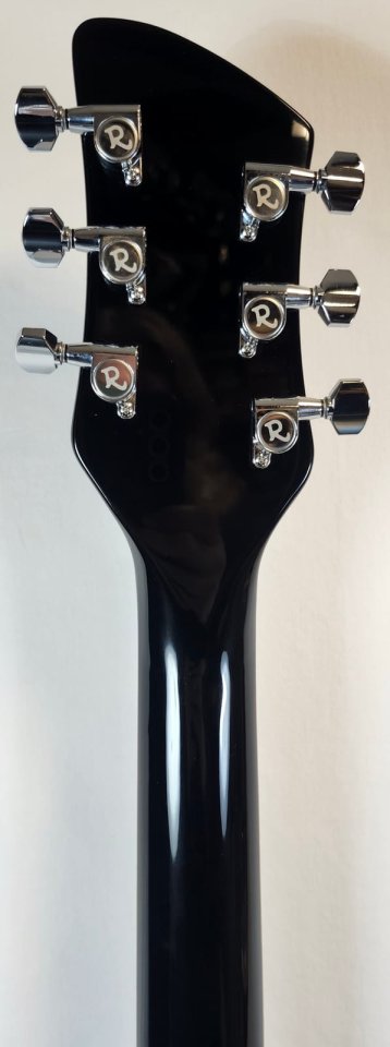 Rickenbacker 330 Jetglo 2026. Guitarra nueva aun sin estrenar.