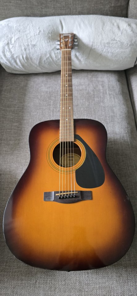 Yamaha Acústica de segunda mano · Foto 1 de 10 · Madrid · 70 €