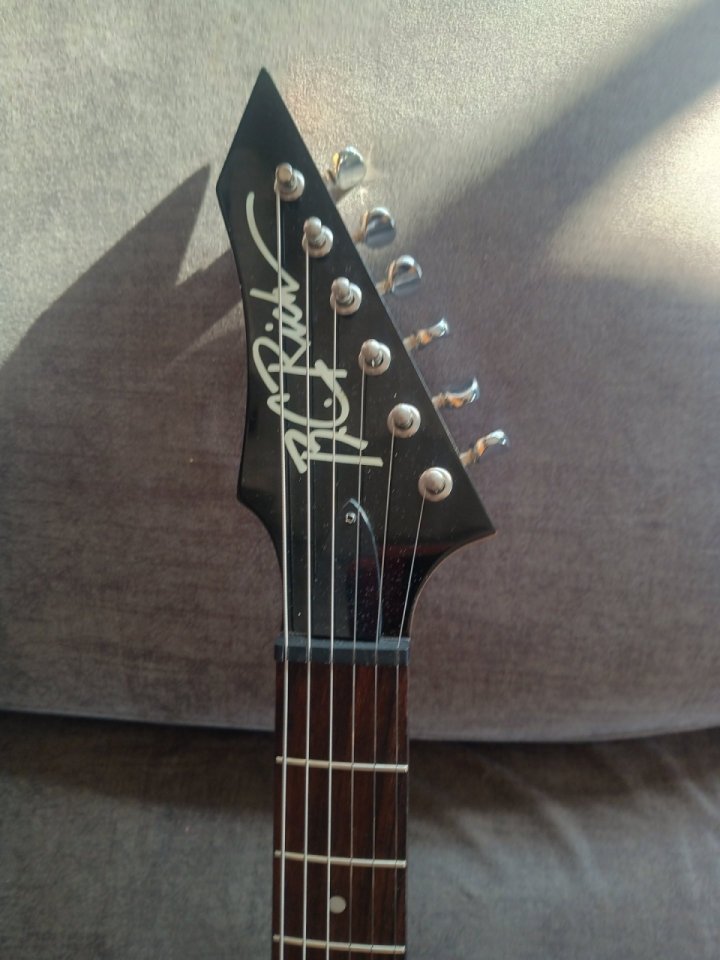 BC Rich Warlock reverse de segunda mano · Foto 2 de 6 · Tarragona · 400 €
