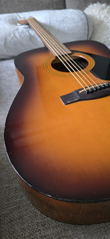 Yamaha Acústica de segunda mano · Foto 2 de 10 · Madrid · 70 €