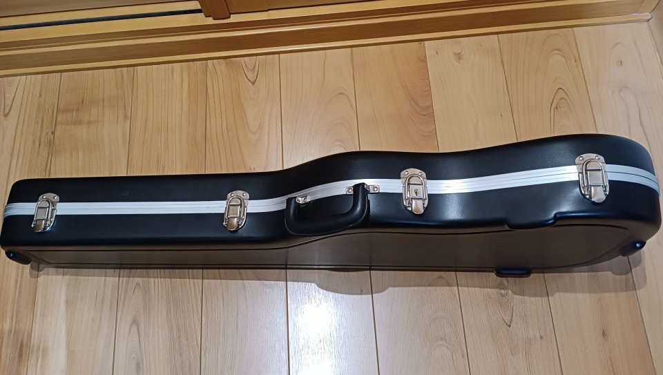 Estuche Fender original stratocaster y telecaster de segunda mano · Foto 3 de 3 · Madrid · 120 €