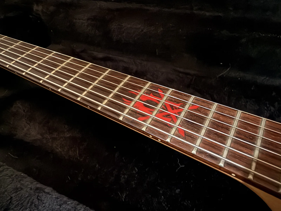 BC Rich Warlock II Joey Jordison Signature (mejorada con EMG 81/85)