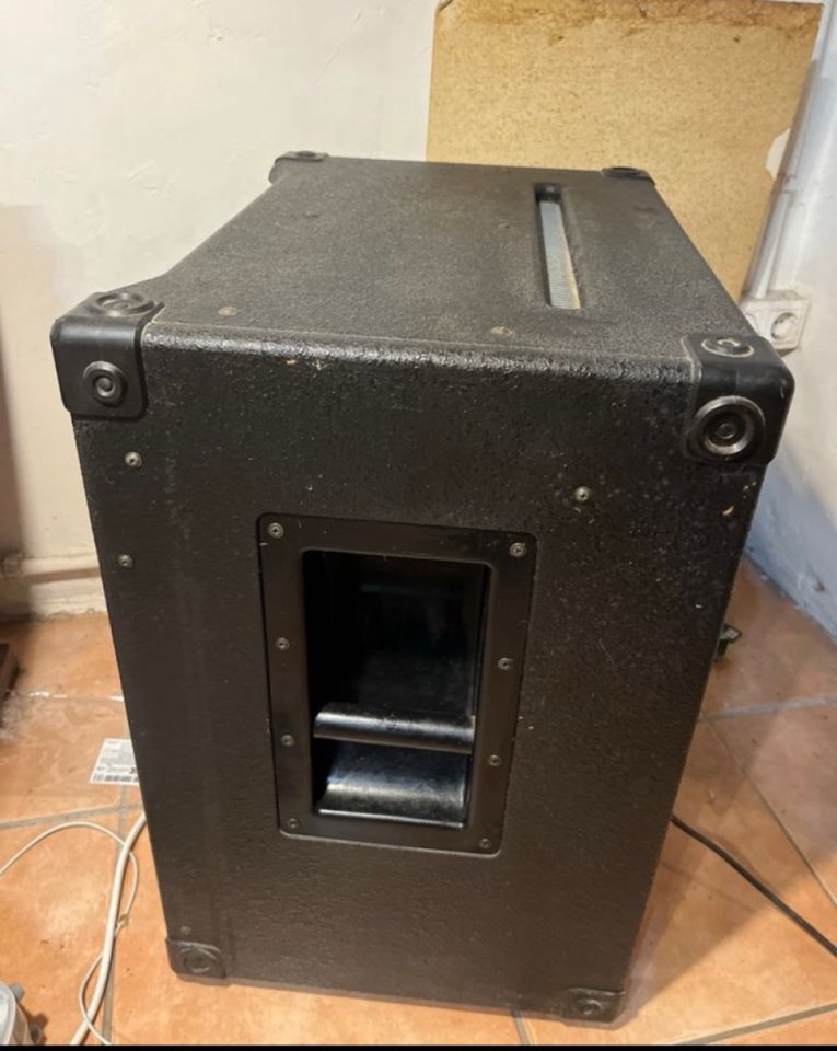 Ampli Bajo Hughes & Kettner BK 200