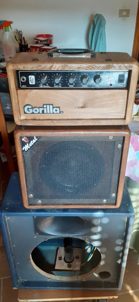 Cabezal ampli 50w Gorilla con pantalla artesanal 1x8