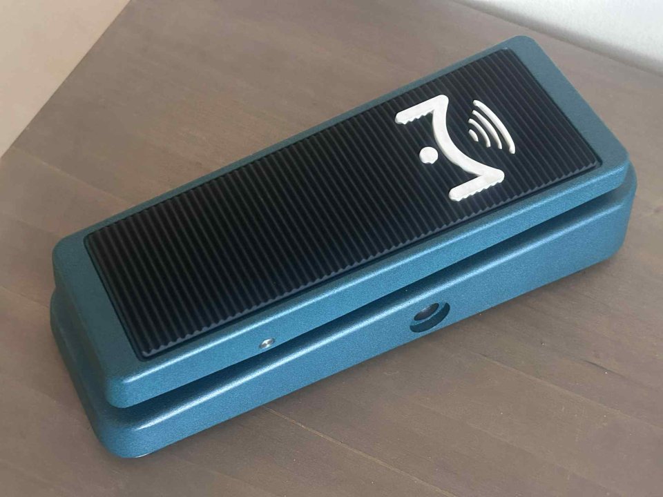 Kemper Stage + Pedal Mission EP1-KP-GN + accesorios.