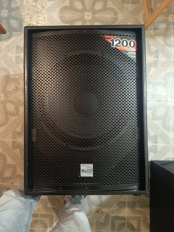 Subwofer Alto Ts18 Truesonic 1200w Nuevos, 2 usos