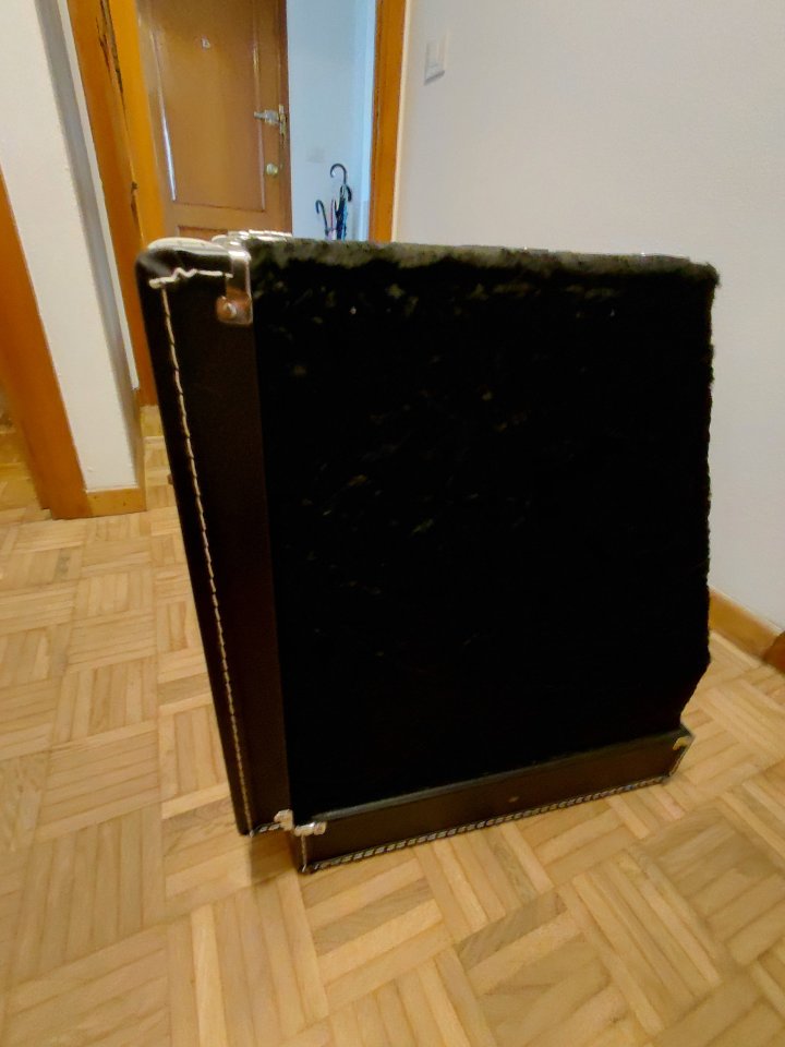 Soporte 3 guitarras Fender de segunda mano · Foto 4 de 9 · A Coruña · 80 €