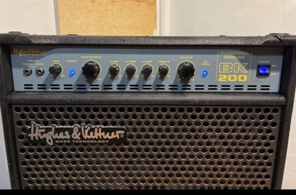 Ampli Bajo Hughes & Kettner BK 200