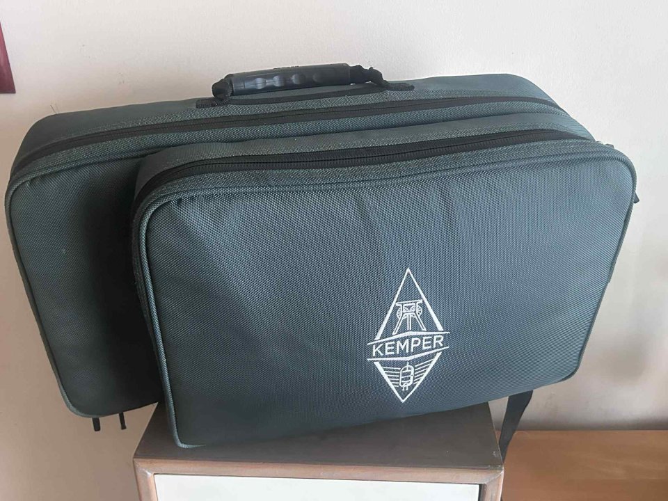 Kemper Stage + Pedal Mission EP1-KP-GN + accesorios.