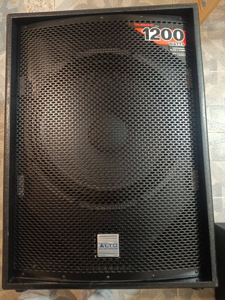 Subwofer Alto Ts18 Truesonic 1200w Nuevos, 2 usos