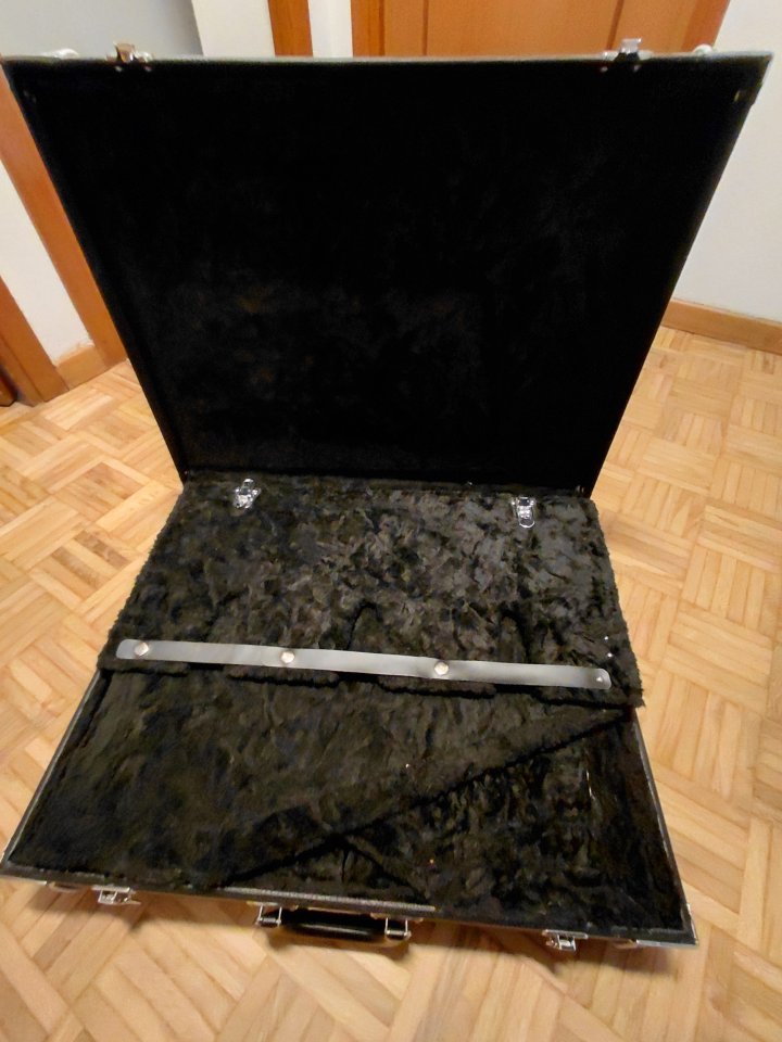 Soporte 3 guitarras Fender de segunda mano · Foto 6 de 9 · A Coruña · 80 €