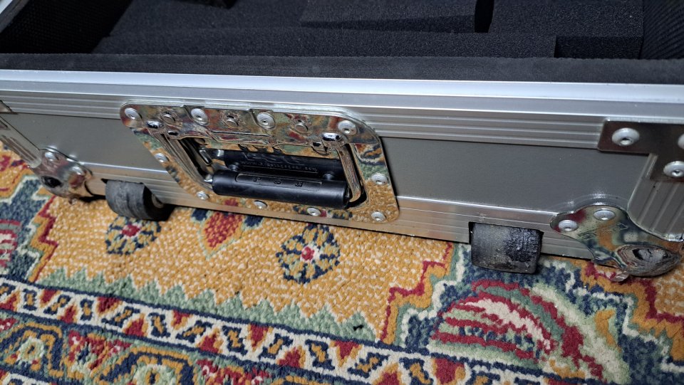 Flightcase Pedaltrain con ruedas de segunda mano · Foto 4 de 4 · Madrid · 100 €